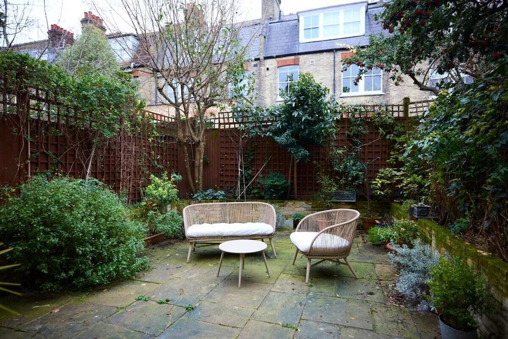 The Belsize Park Place - Charming 6bdr Home With Garden