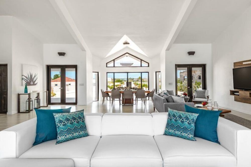 Villa Pelican Bay