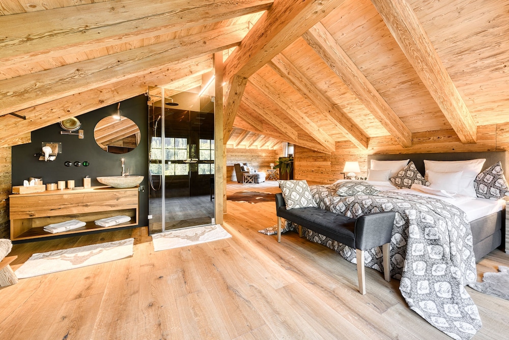 Chalet GM in Brand With 5 Bedrooms and 8 Bathrooms