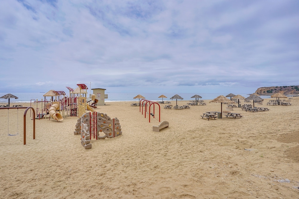 Walk to Private Beach: Rancho Palos Verdes Escape!