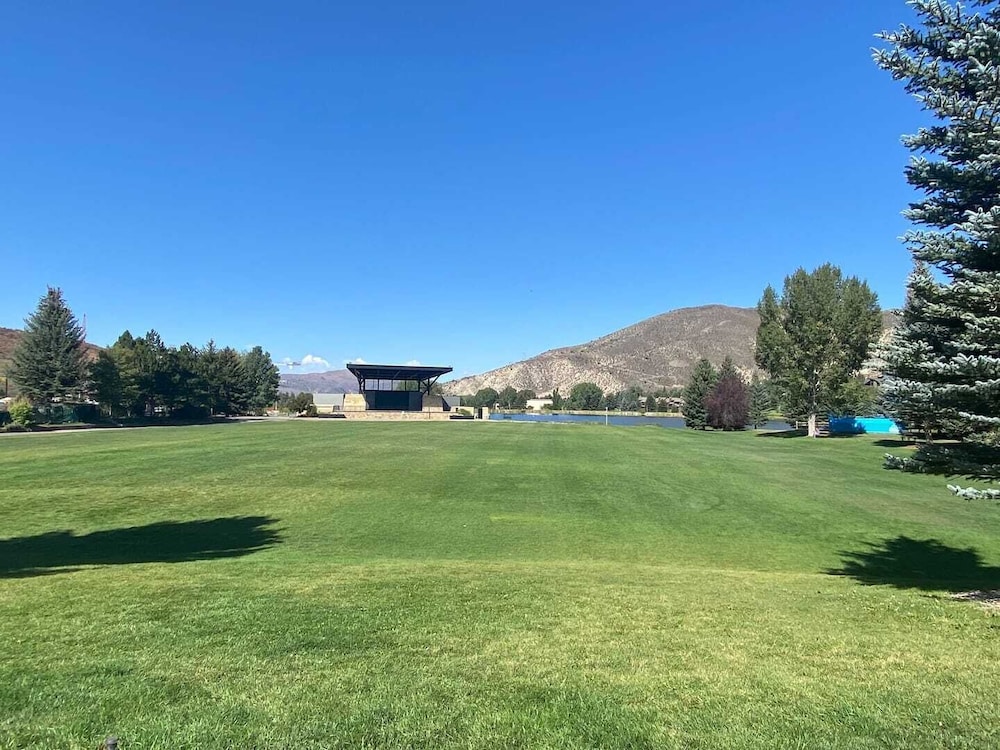 Beavercreek Resort Access to Vail & Golf