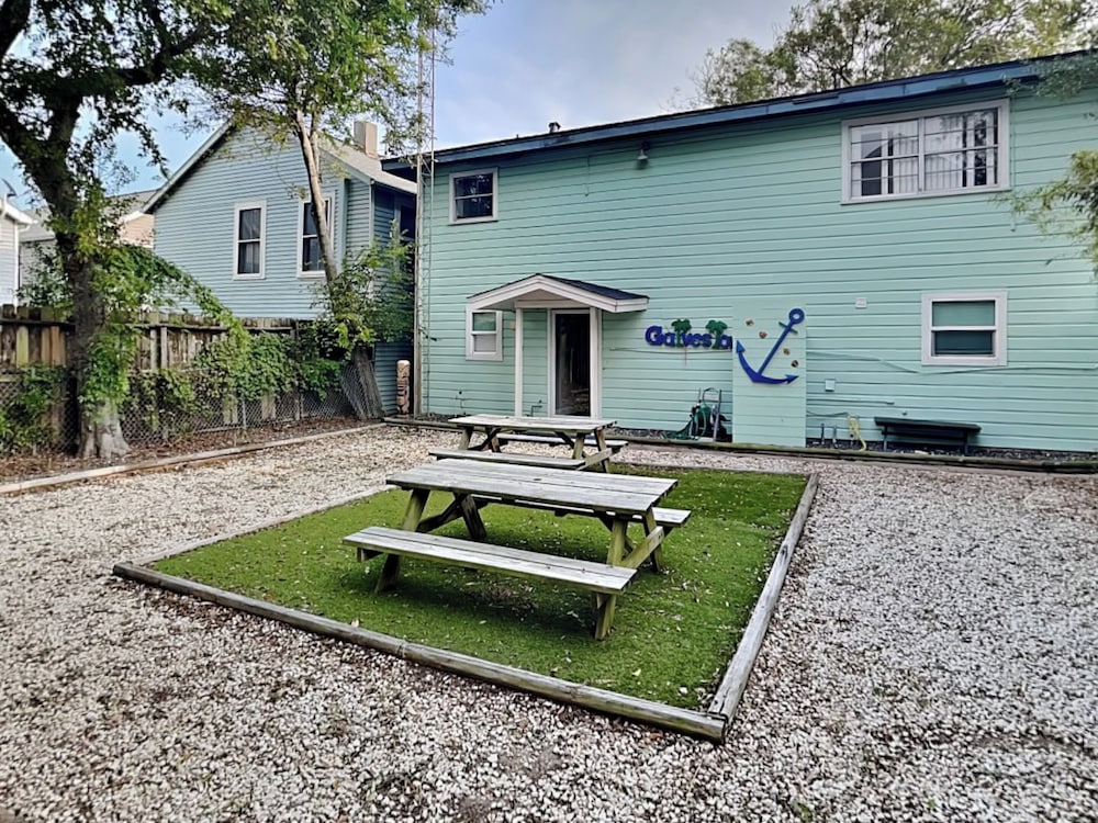 Pleasure Pier Retreat Manor by Ryson Vacation Rentals
