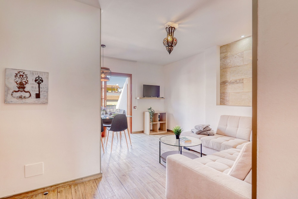Retreat w Ocean Views Private Parking Ensuite