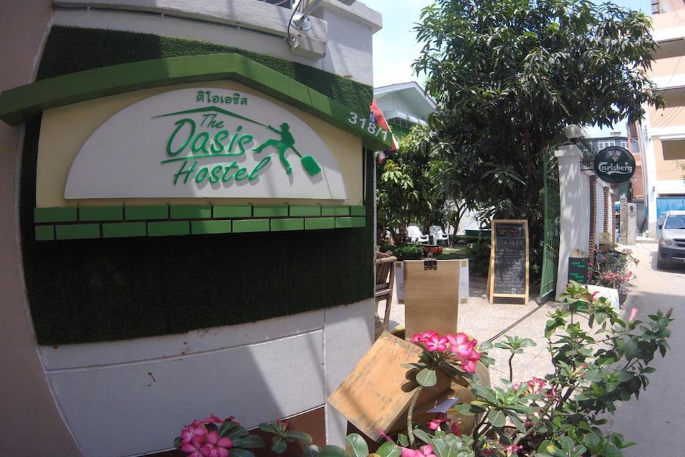 The Oasis Hostel - Adults Only