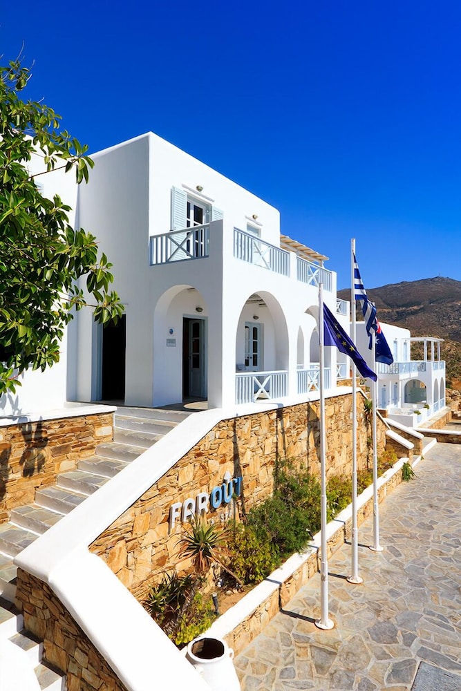 Far Out Hotel & Spa