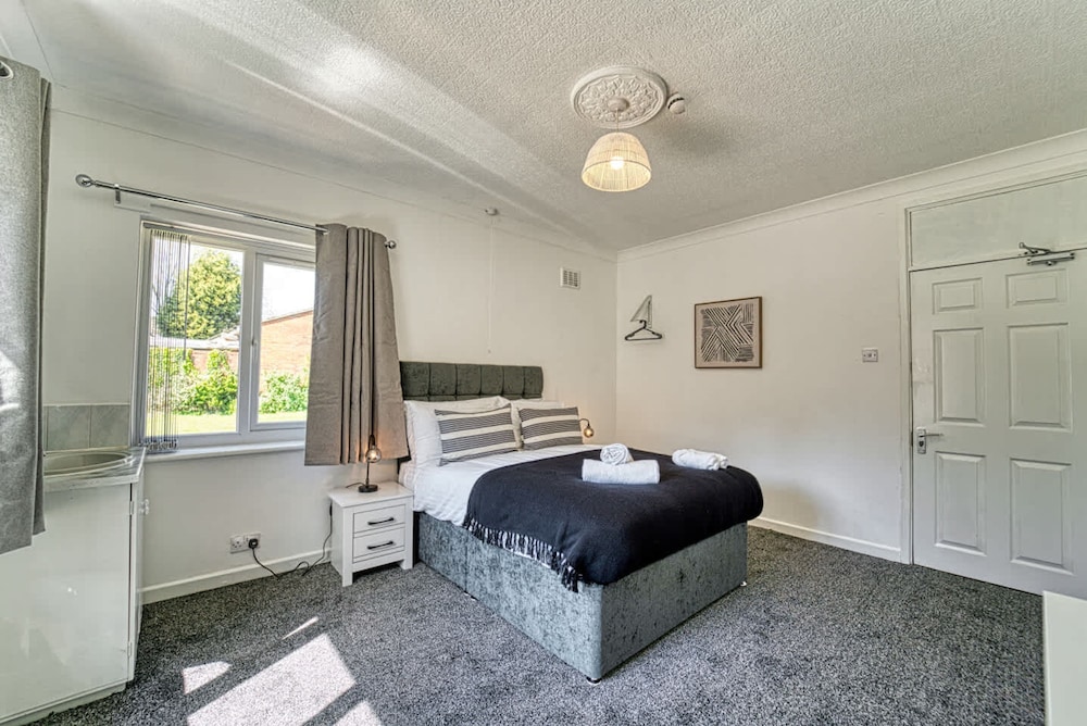 Host Stay Chester House Retreat