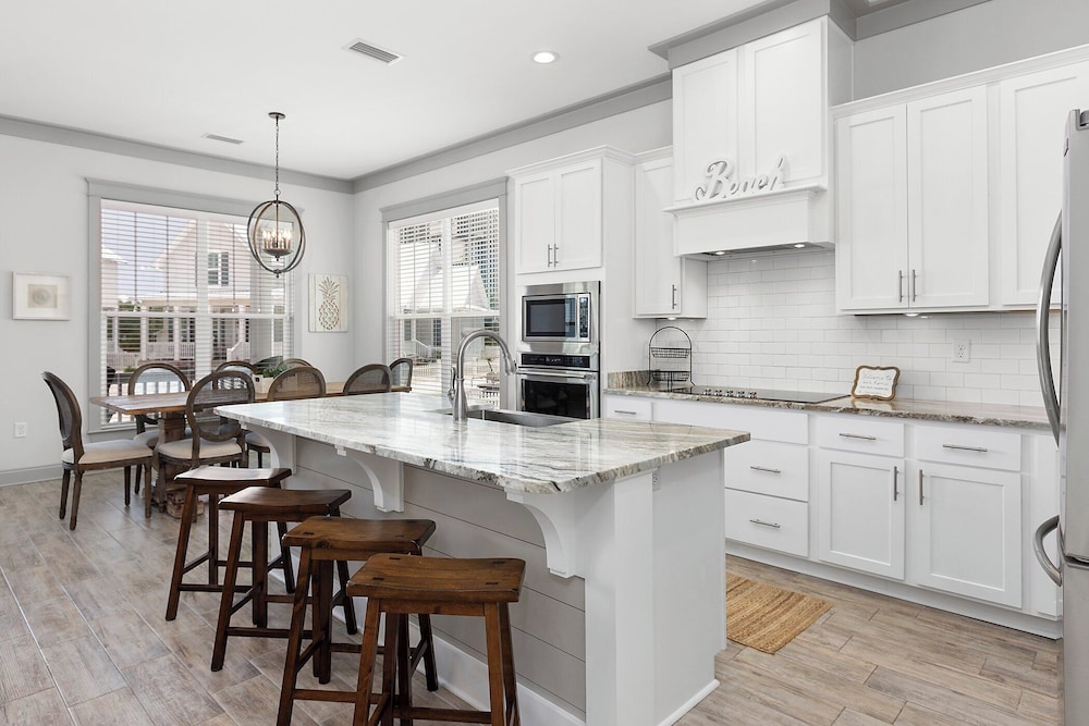 Endless Summer by Southern Vacation Rentals
