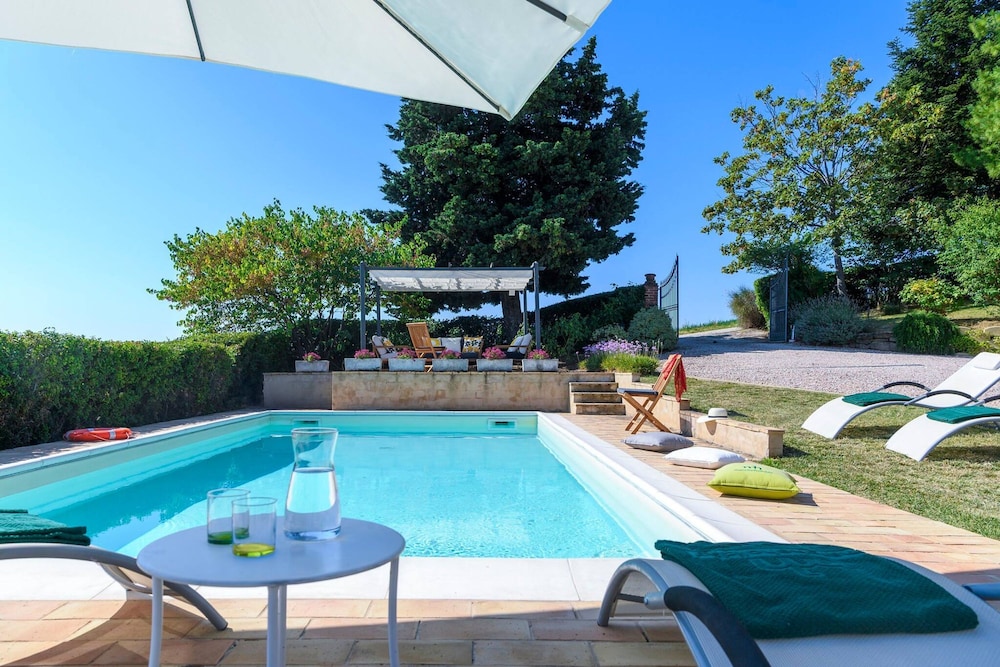 Casa Felicita 8 by Marche Holiday Villas