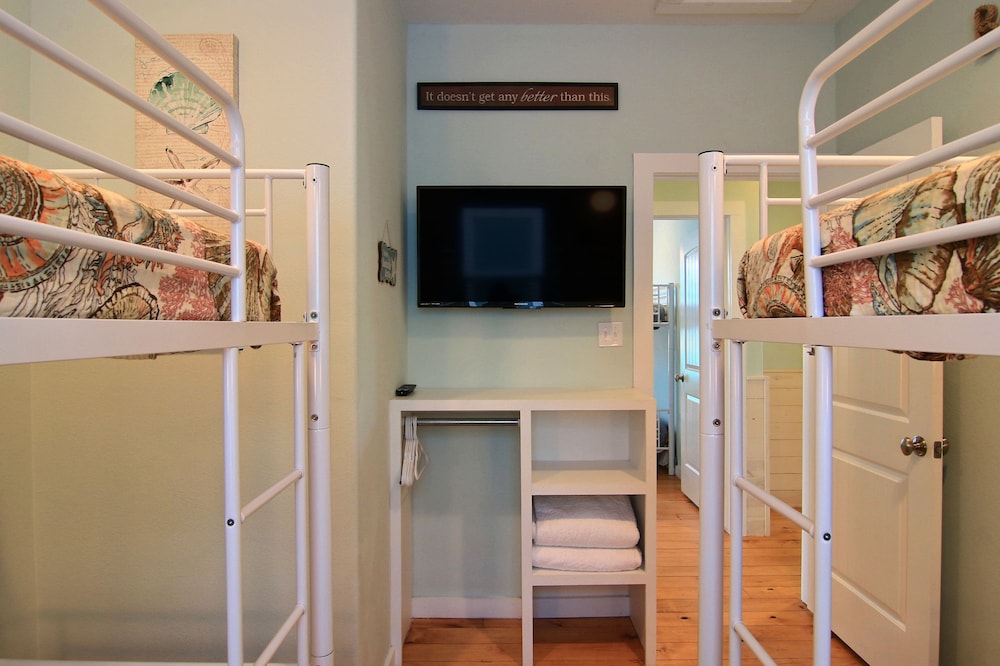 Jumpin' Jellyfish by Silver Sands Vacation Rentals view 4