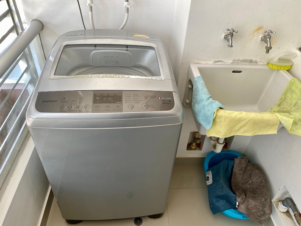 Apartment with Pool, Gym & A/C (507)