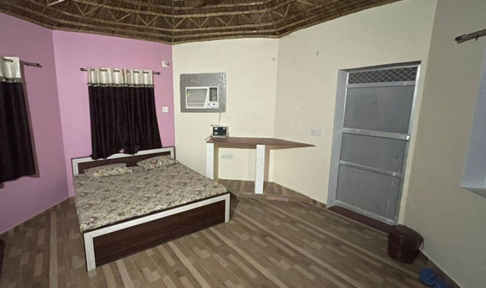 Shyam Luxurious Huts & Guest House