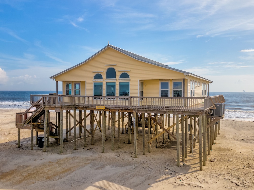 Surfside - 2431 Bienville 4 Bedroom Home by RedAwning