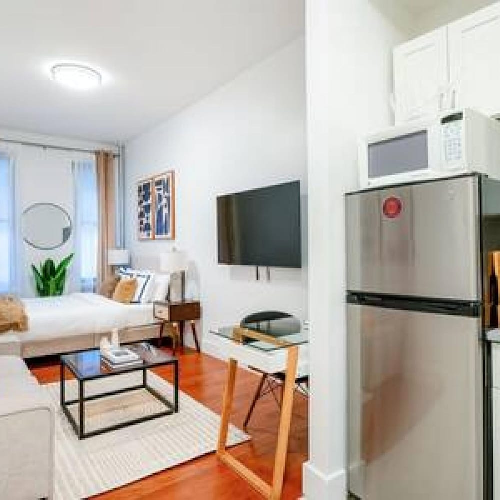 444-1c New Studio in Hell s Kitchen