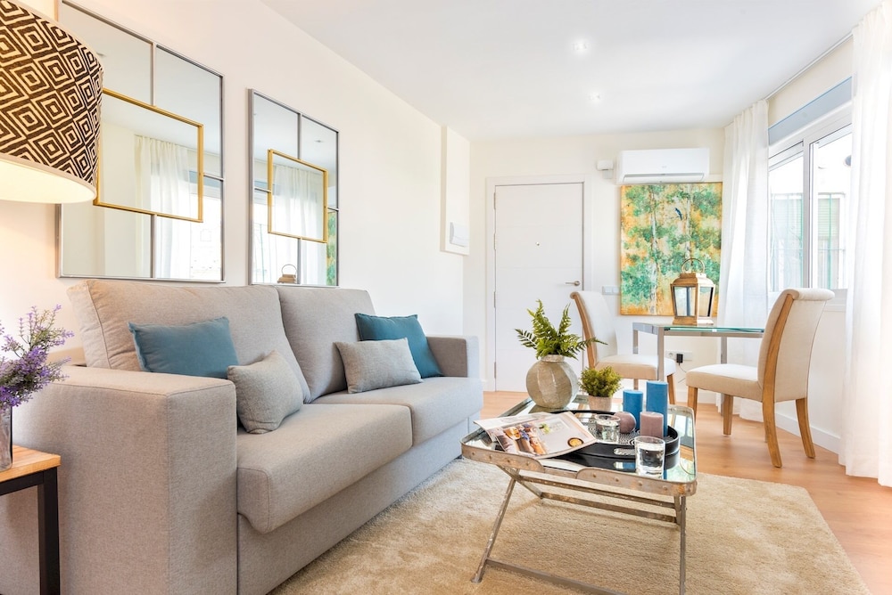 Brand New 2 BD Apartment in the Best Location - Pajaritos II view 5