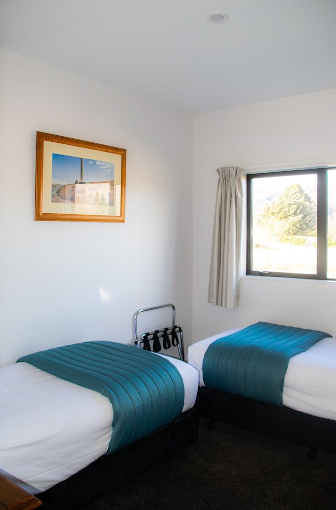 Carrick Lodge Motel