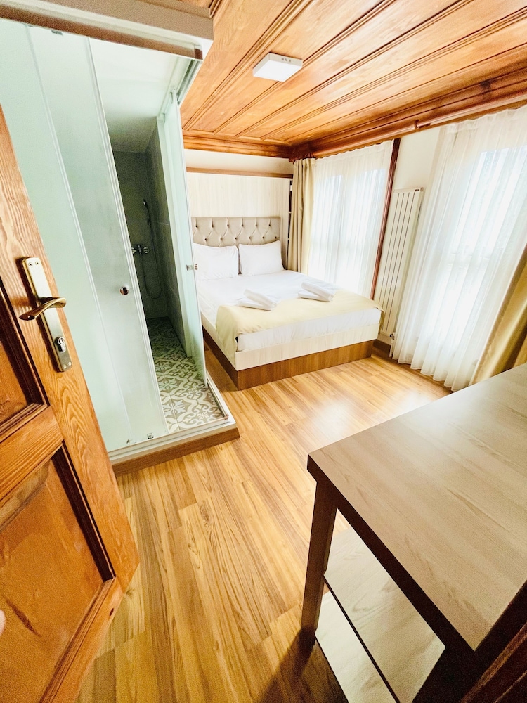 Qonaq Otel - Image 21