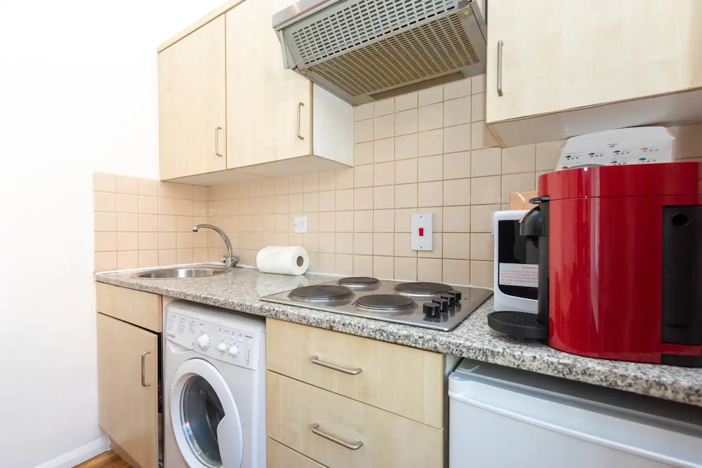 Centrally Located 1 Bedroom Apartment Near Paddington