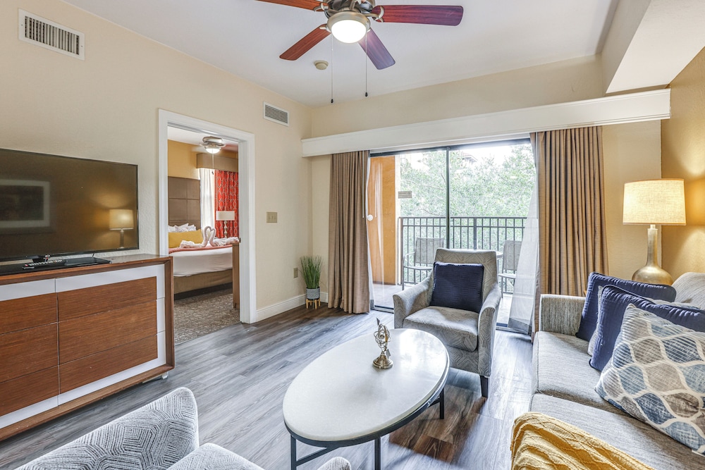 Poolside Oasis: 7 Mi to Disney & Universal