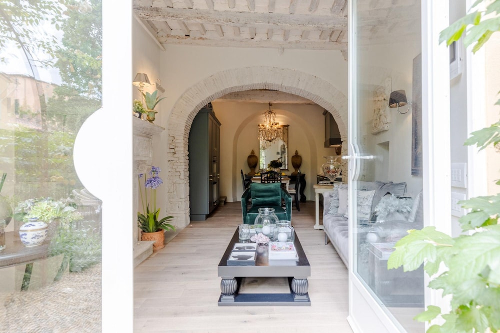 Casa Vanny an Apartment With Private Garden