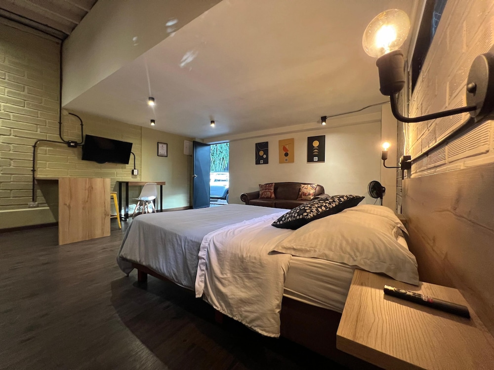 Frontera by Roots Rentals