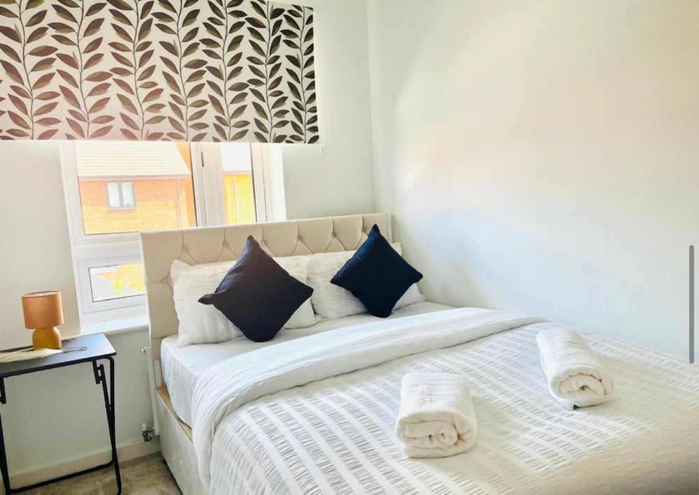 Honeybee Haven Retreat - 3 Bed House view 2