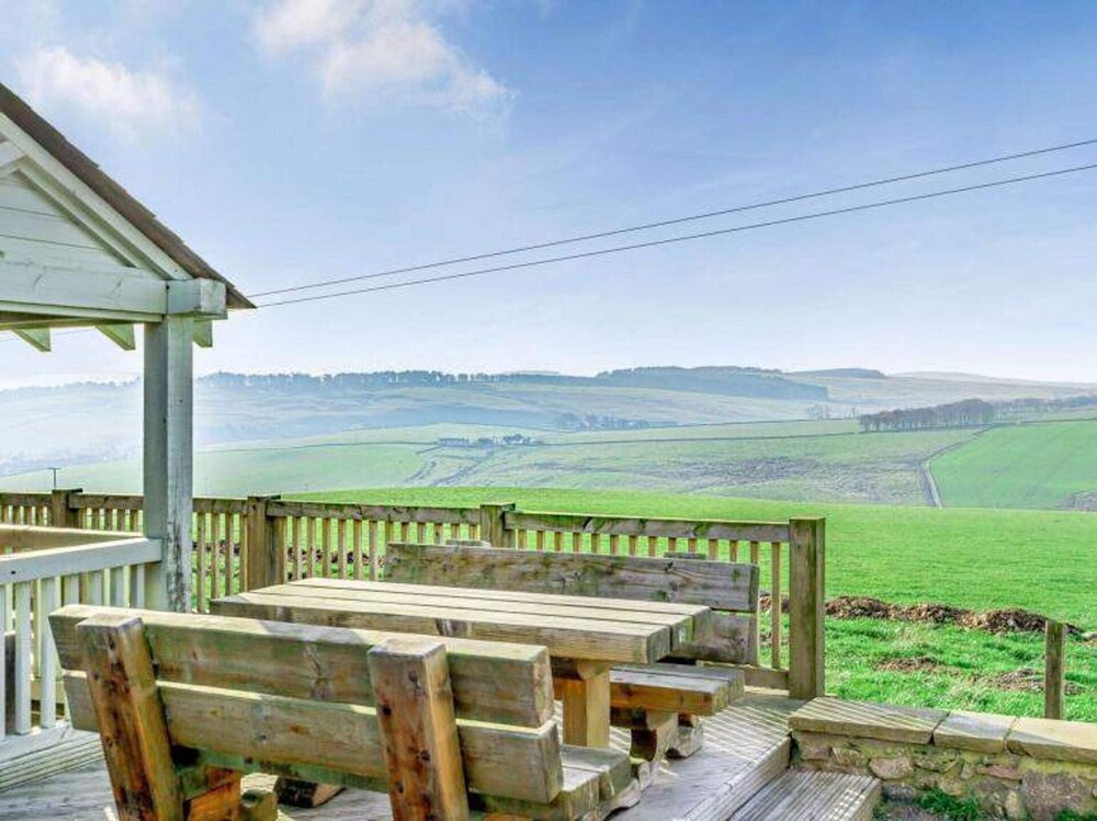 Sleeps 10 - Hot tub - Pool Table - Play Park