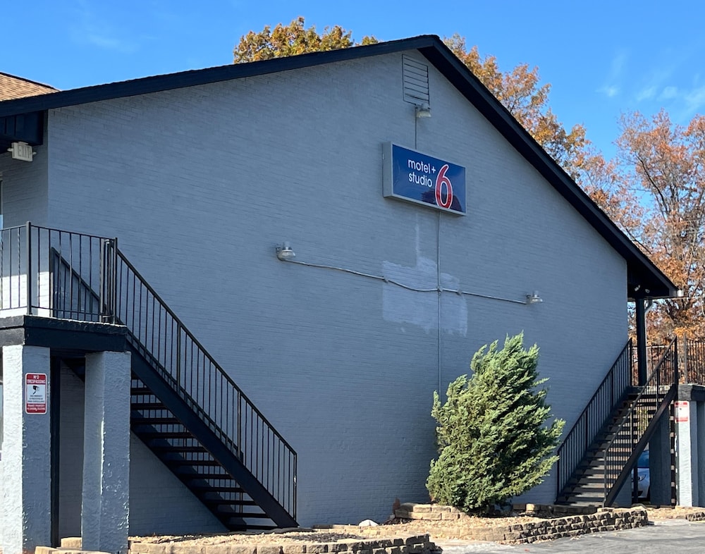 Studio 6 Suites Hurricane, Wv
