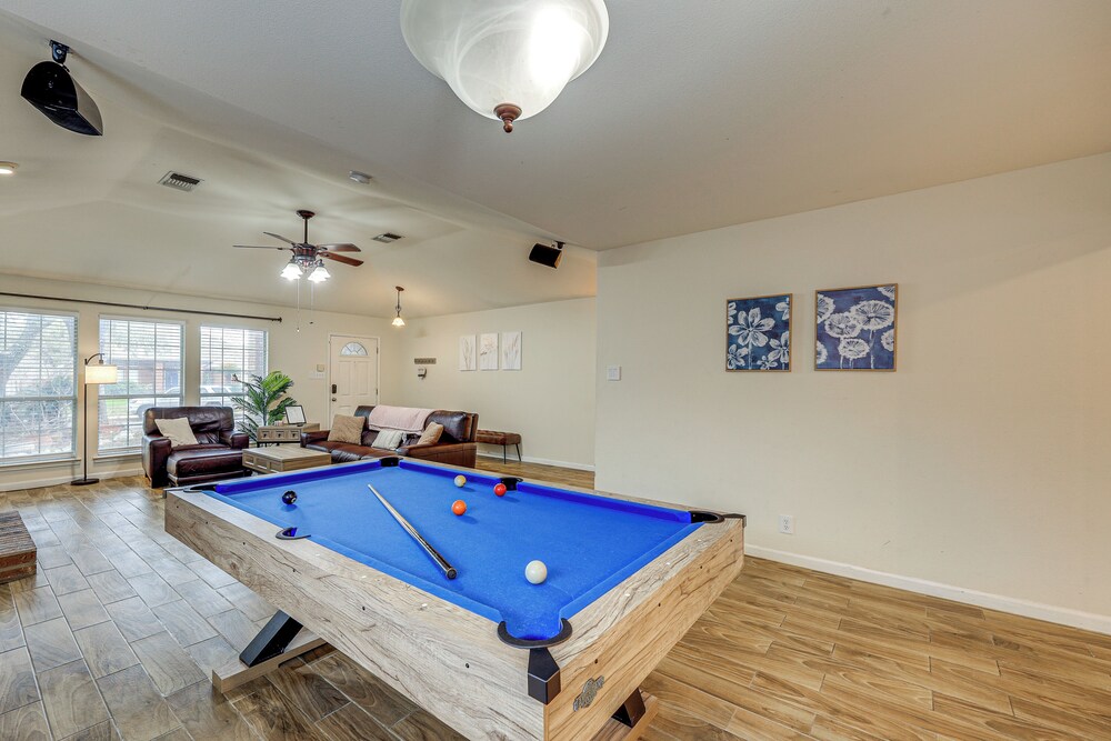 14 Mi to Dtwn San Antonio: Home w/ Pool & Yard