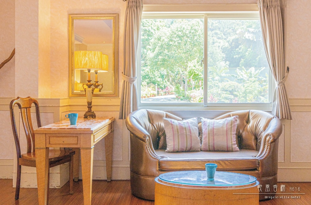 Regale Villa Hotel