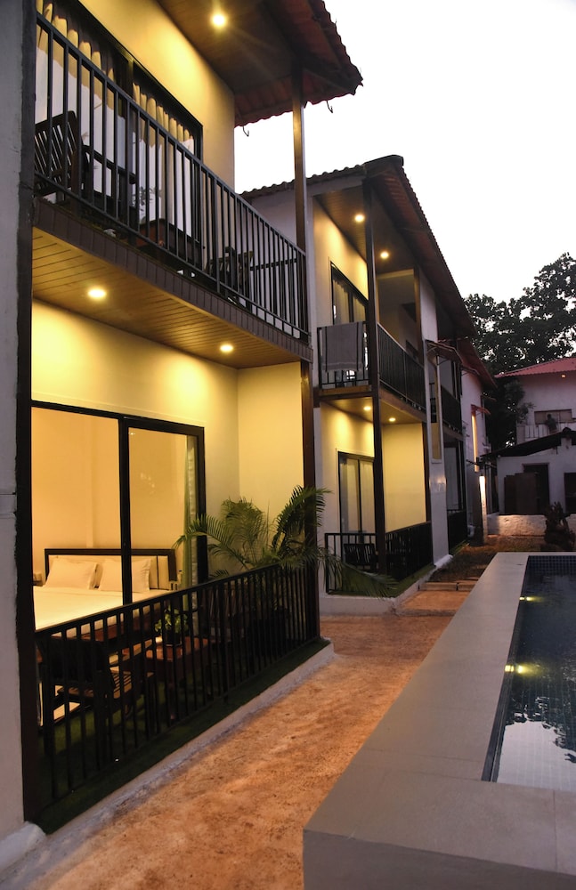 Arambol Sweet Lake Resort