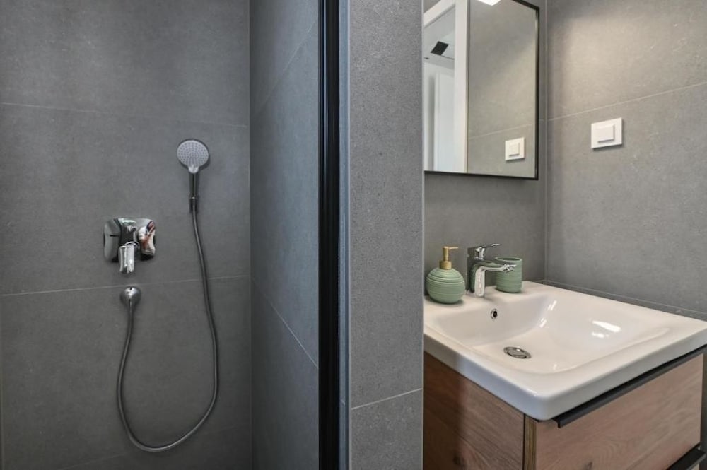 Smash 2 - Two-bedroom Apartments