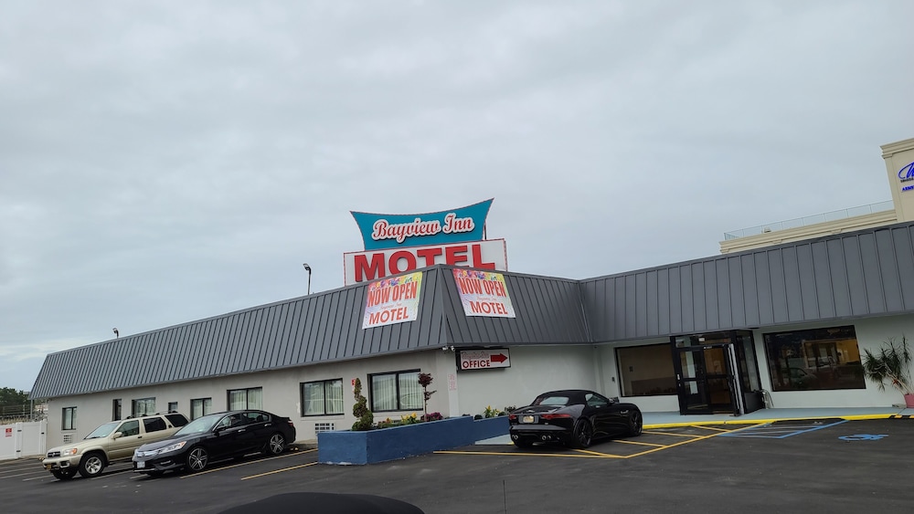 Bayview Inn Motel - Adults Only view 2