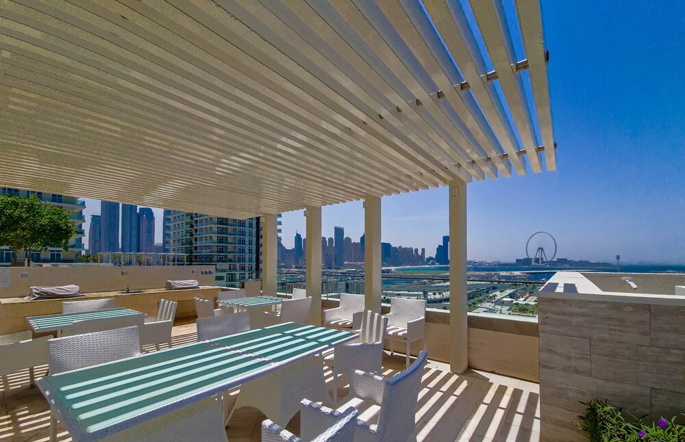 Stylish1BR at PalmJumeirah Private Beach