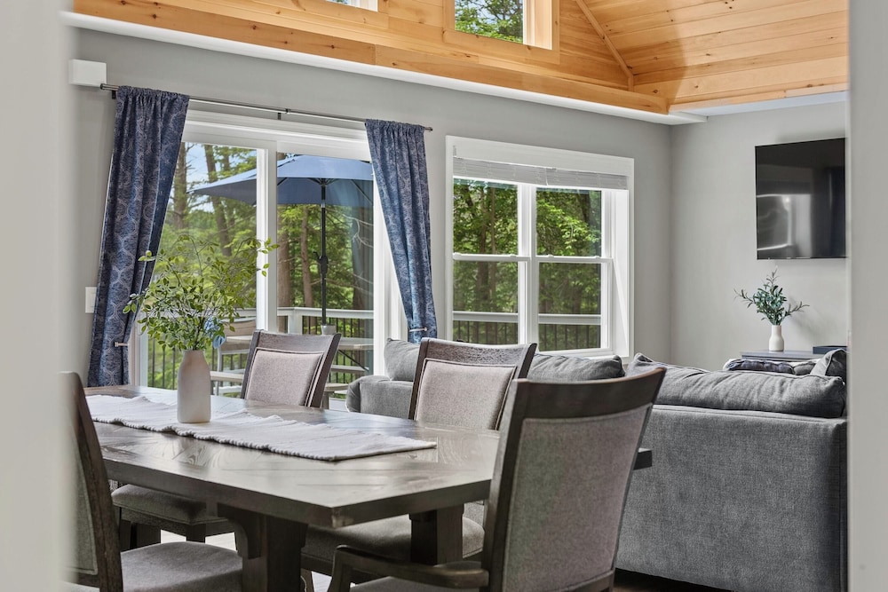 Nittany Cabin by Avantstay Lakefront, View, Firepit