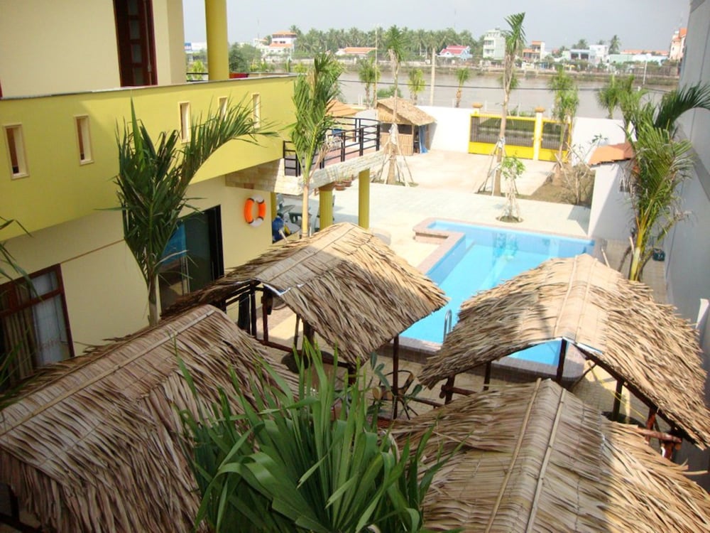 Oasis Hotel