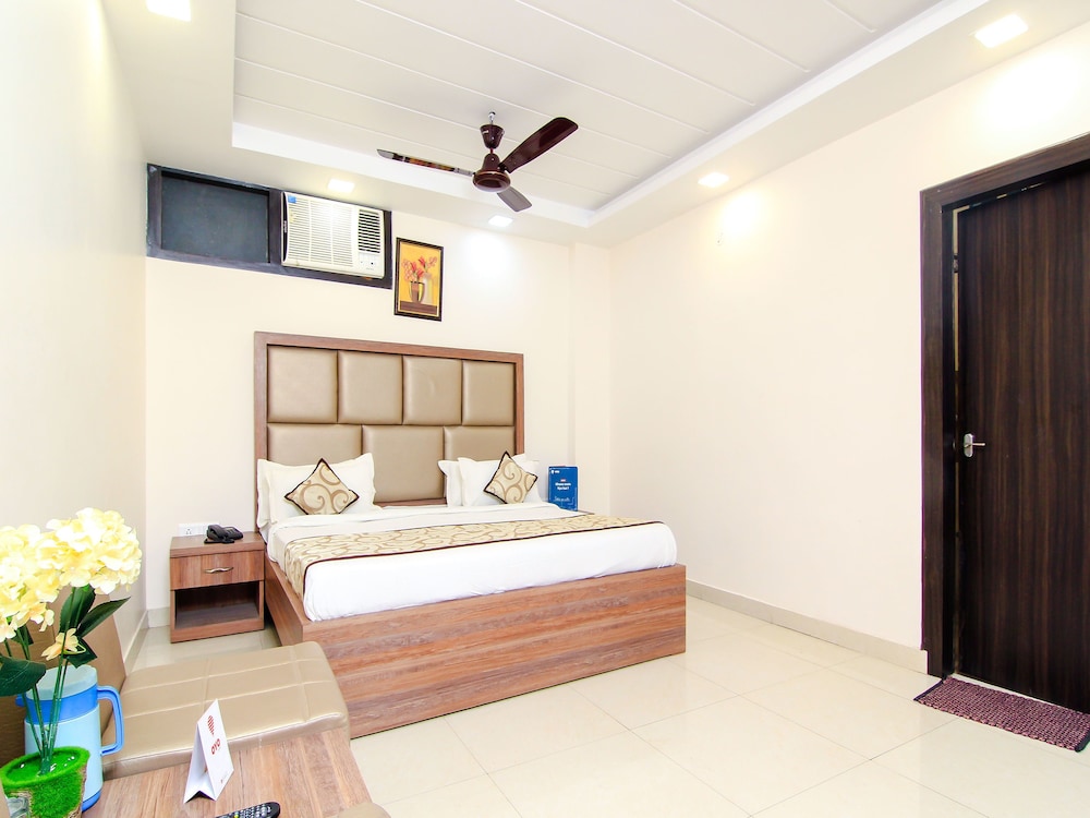 OYO 13932 Hotel Pushpanjali