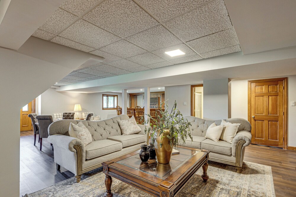 Pool, Lake & Patio: Sweeping De Soto Estate