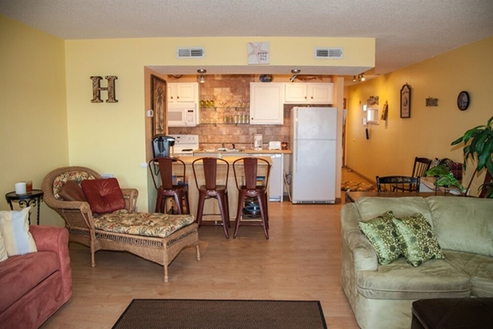 Sw 4 Seas-the-day 1 Bedroom Condo by RedAwning