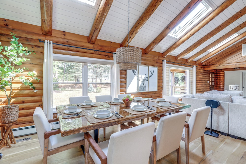 Deck, Sauna & Fire Pits: Upscale Belle Mead Cabin