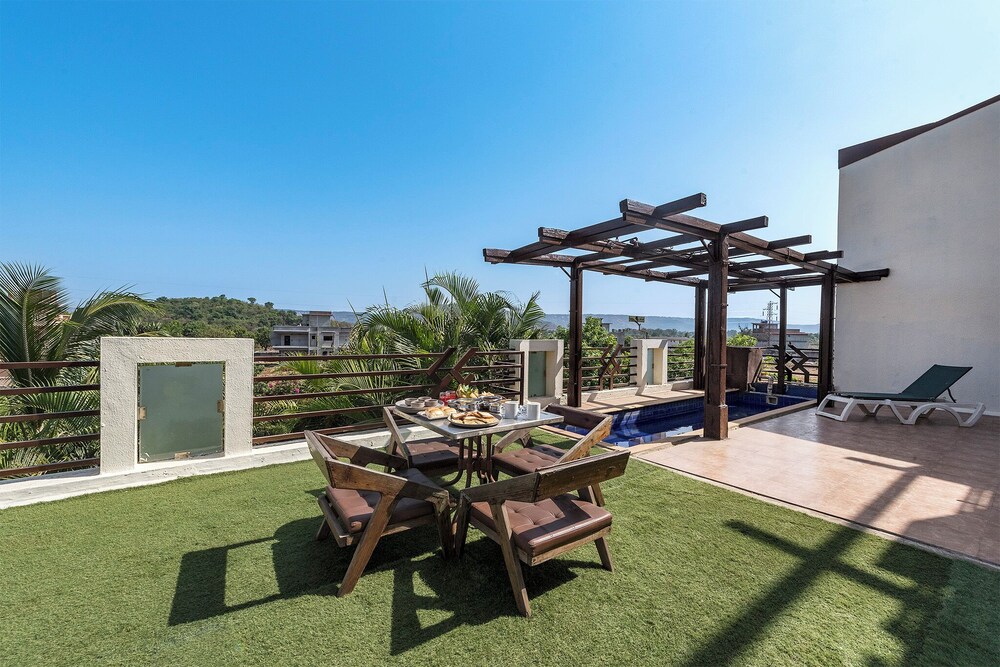 Cosmicstays Luxe Oasis Pool & Bar Villa