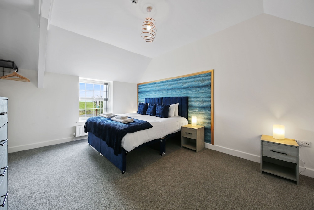 Host Stay The Staffordshire Knot