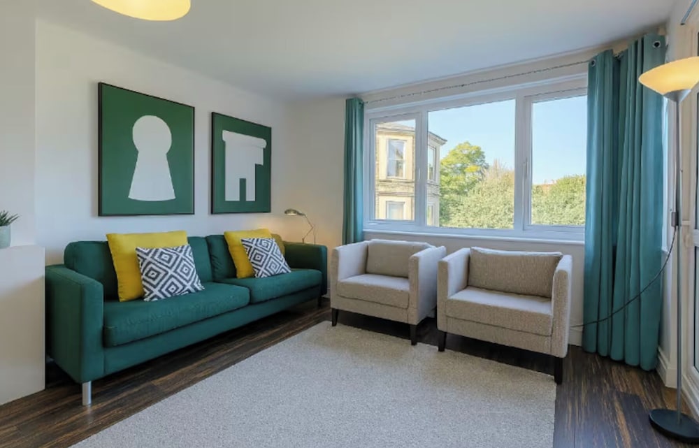 London Apartment With 3 Bedrooms