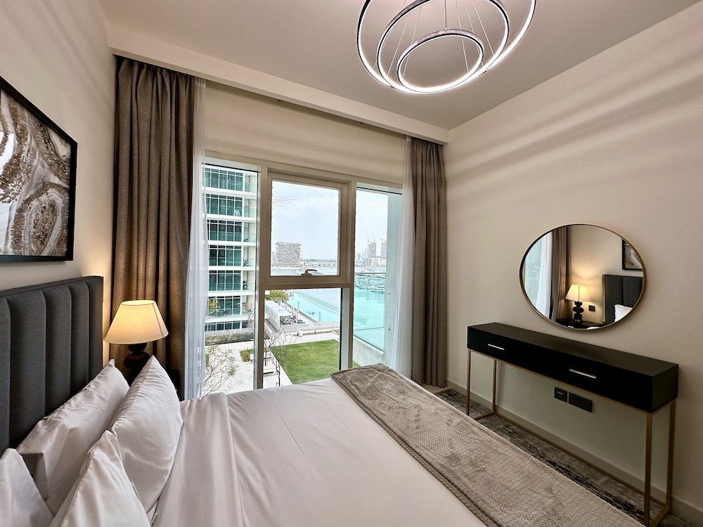 Lux BnB I Sun Rise Bay Tower I Ocean View