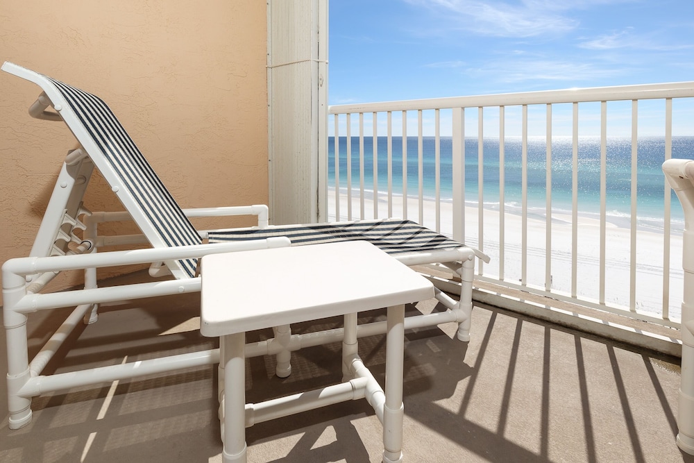 Islander 7010 by Brooks and Shorey Resorts