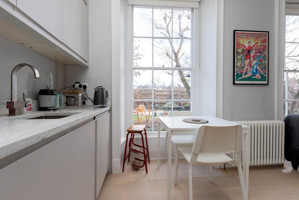 Beautiful and Light 1 Bedroom Flat Near Hackney Central