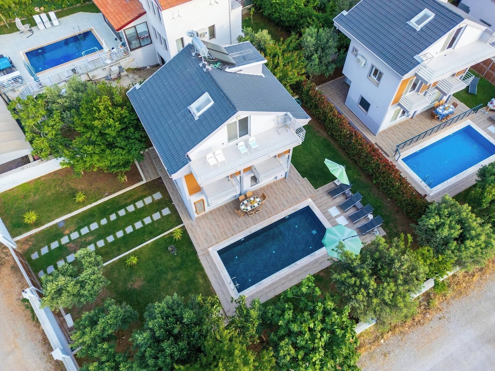 Ölüdeniz Plajına Yakın 3 Yatak Odalı Villa