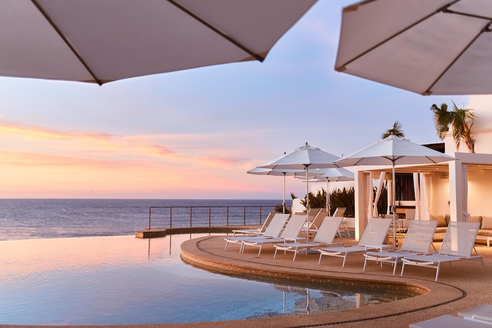 Oceanview 2BD Residence With a Spacious Terrace