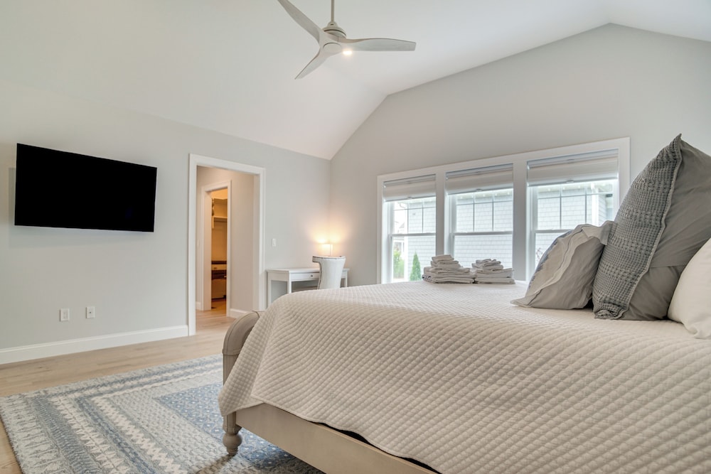 2 Mi to Public Beach Access! Cape Cod Family Home