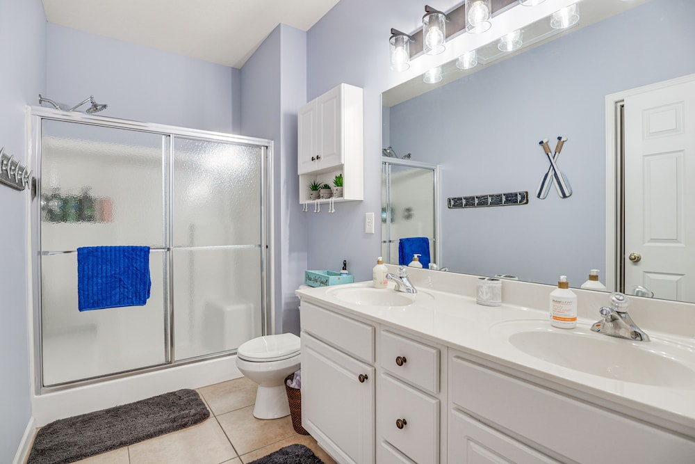 4 Mi to Dtwn: Gem w/ Lake Access in Camdenton