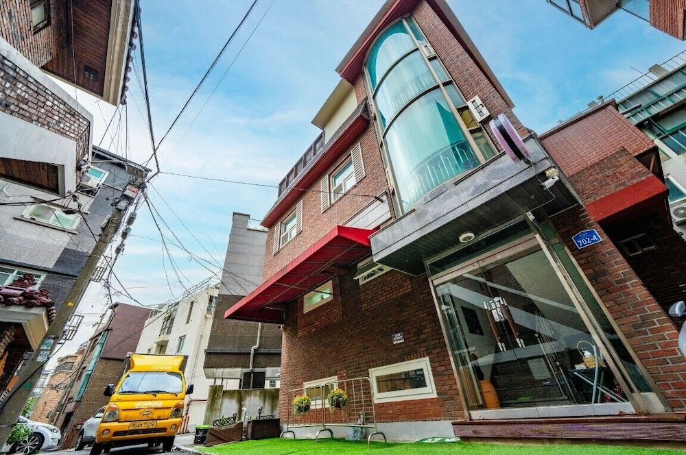 Riverside Guest House